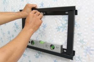 Hướng dẫn cách lắp đặt tivi treo tường bằng giá treo phẳng toàn tập.